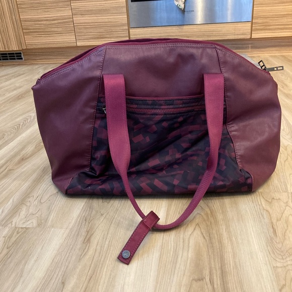 lululemon duffle backpack